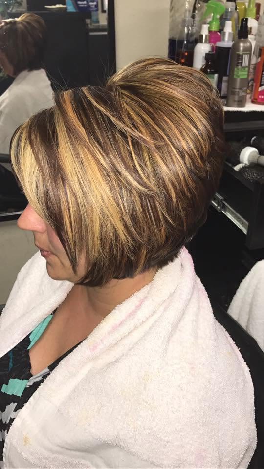 Bob con mechas rubias